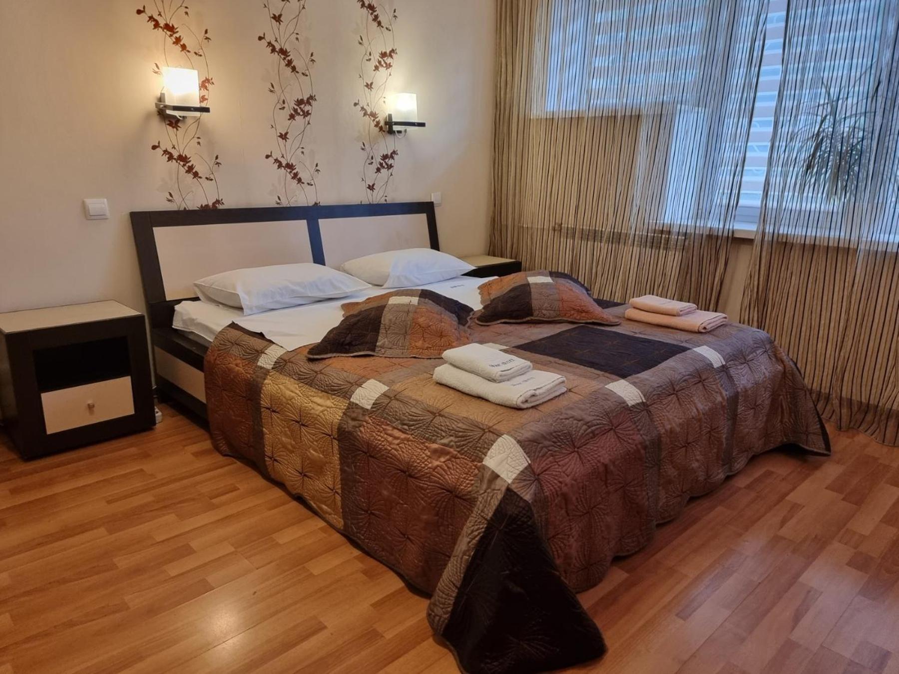 Home Hotel Apartments On Kontraktova Ploshcha Kijev Kültér fotó