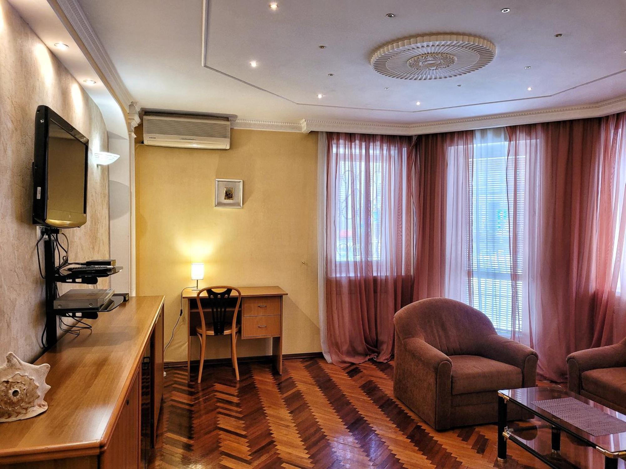 Home Hotel Apartments On Kontraktova Ploshcha Kijev Kültér fotó